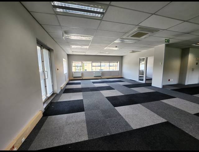 624M² OFFICE TO LET IN VORNA VALLEY